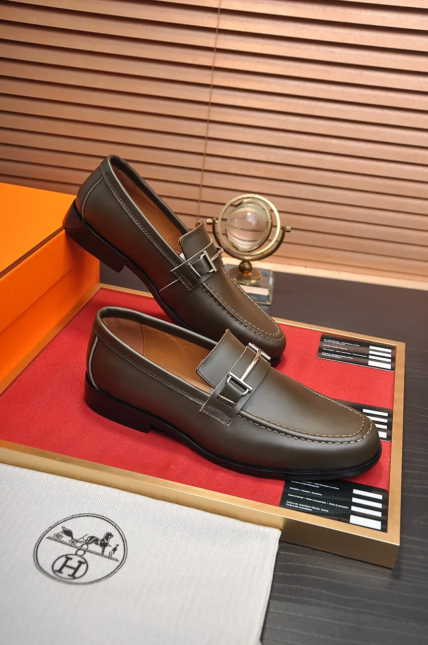 Men's shoes💰460💶[HERMES] (sheepskin lining)🍀Italian top luxury🍀He does not pursue novel styles and gorgeous colors, but attracts the favor of successful men with his flawless, elegant and classic style. Formal leather shoes This very comfortable, simple and stable style allows you to easily match any style! The pattern is absolutely 1:1 refined from the original case, and we strive for excellence in materials, imported cowhide + sheepskin lining💪💪💪extraordinary texture👍! .Black Brown Size: 38-45 (45 customized)